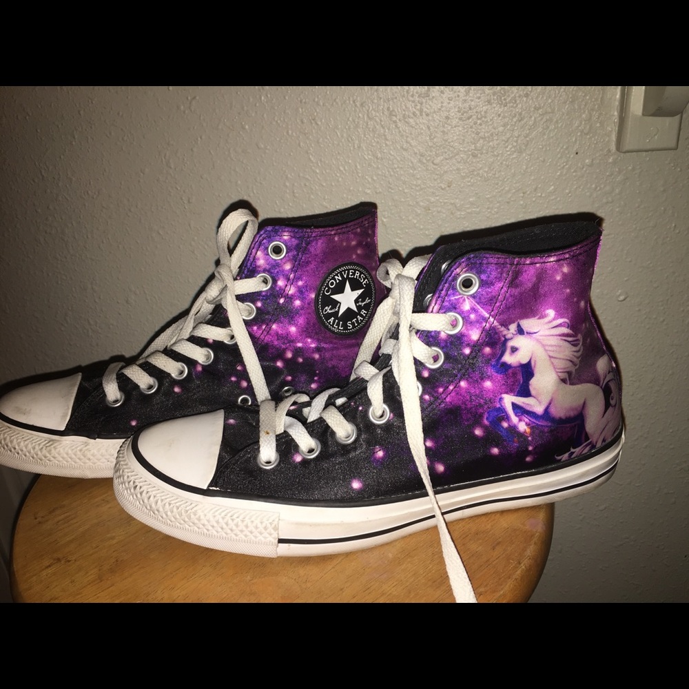 Women’s 9 Unicorn All star converse with